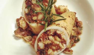 Calamari ripieni di zucchine e gamberi