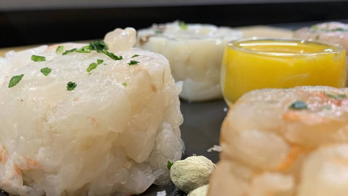 Tartare di seppia marinata con mela e caviale di aringa