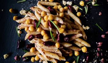 Penne integrali ai ceci e tonno