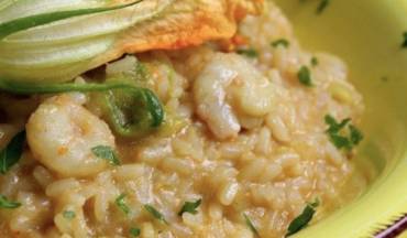Risotto ai fiori di zucca con gamberi e zafferano