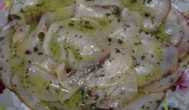 Carpaccio di spada con salsa di menta