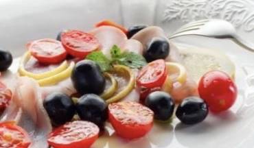 Carpaccio di pesce spada e olive